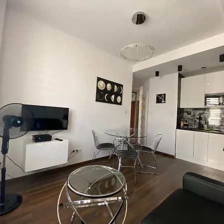 Daire Space 2 Center Varşova