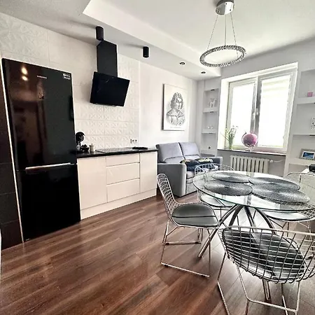 Space 2 Center Apartment