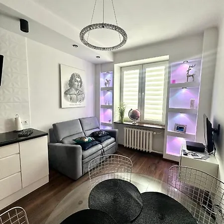 Space 2 Center Apartment