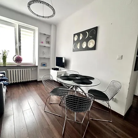 Space 2 Center Apartamento Varsóvia