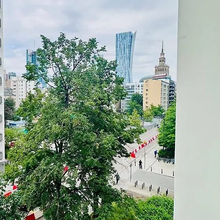 Space 2 Center Varşova