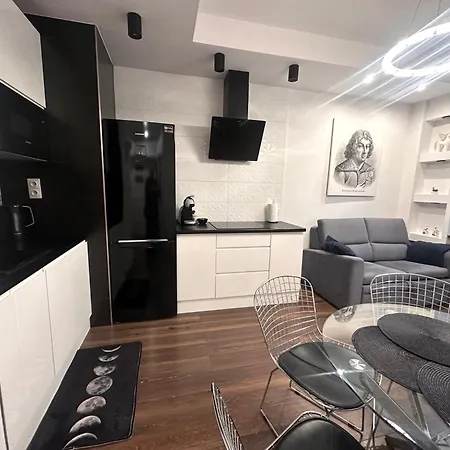 Space 2 Center Apartment *
